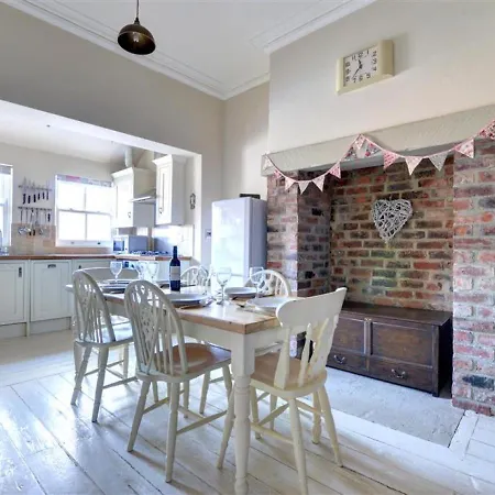 4 Bed In Whitby Oc-W919