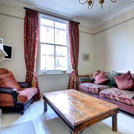 2 West Terrace Holiday home Whitby