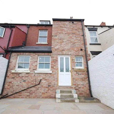 2 West Terrace