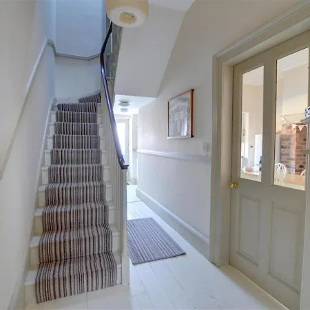 2 West Terrace Holiday home *