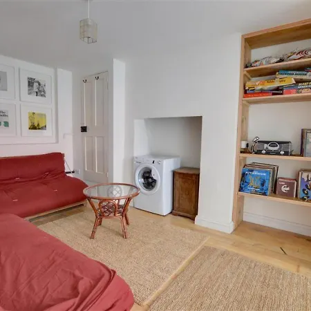 4 Bed In Whitby Oc-W919