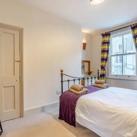 Hébergement de vacances 4 Bed In Oc-w919 Whitby