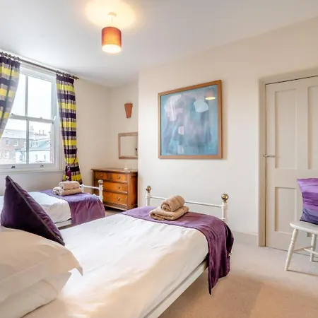 4 Bed In Oc-w919 Hébergement de vacances Whitby