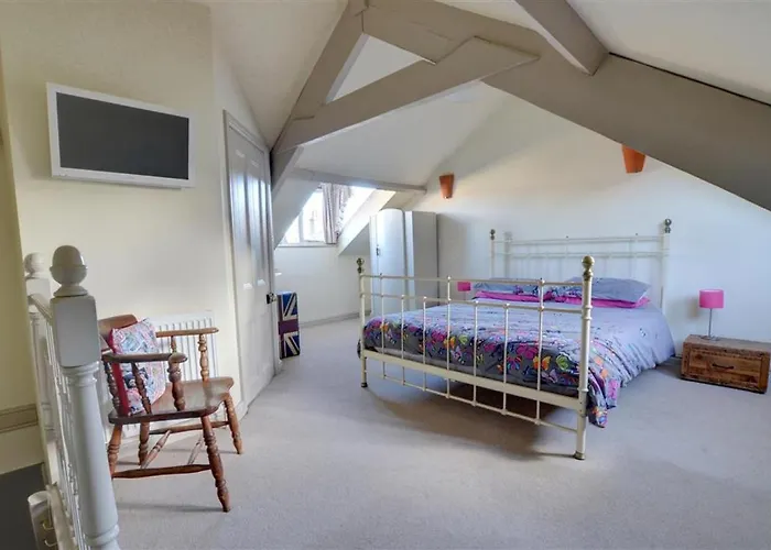 4 Bed In Whitby Oc-W919