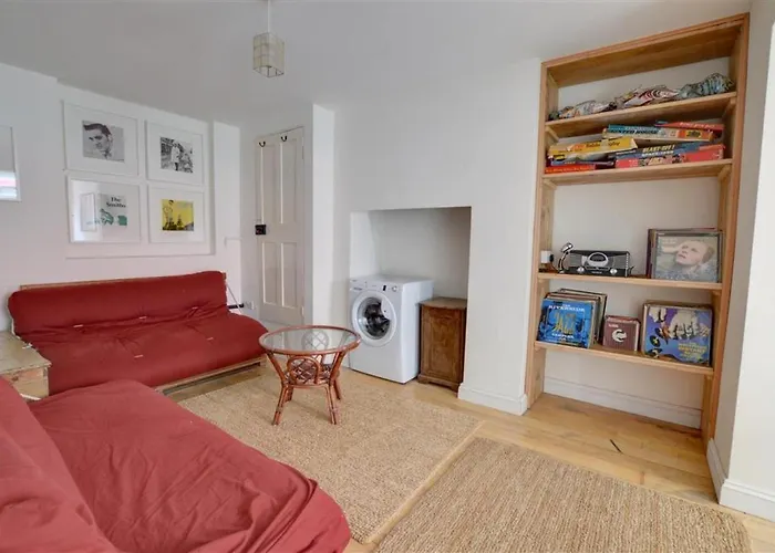 4 Bed In Whitby Oc-W919